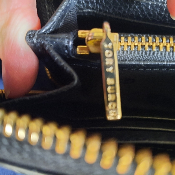 Tory Burch snakeskin wallet - Picture 6 of 13